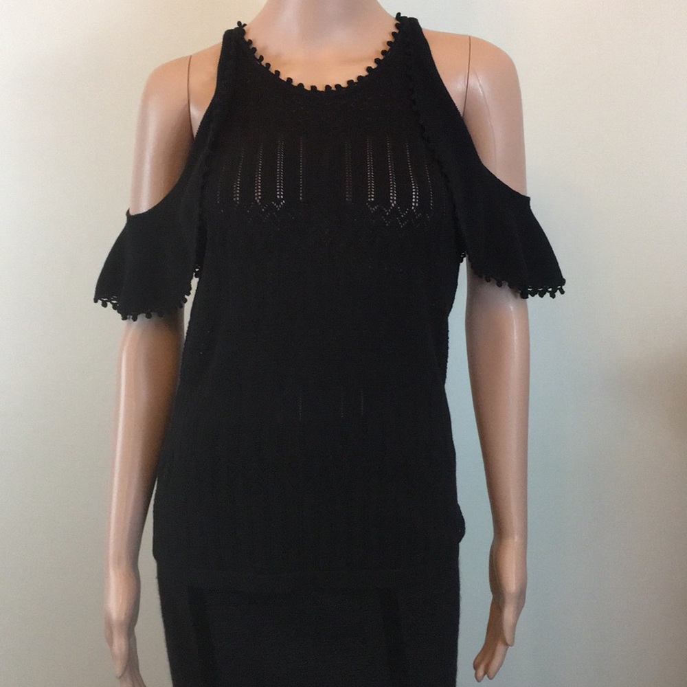 Gorgeous Jonathan Simkhai black crochet cold shoulder top - Picture 6 of 11